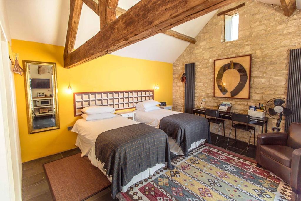 Maison d'hôtes T'S At Lower Rudloe Farm à Corsham Extérieur photo